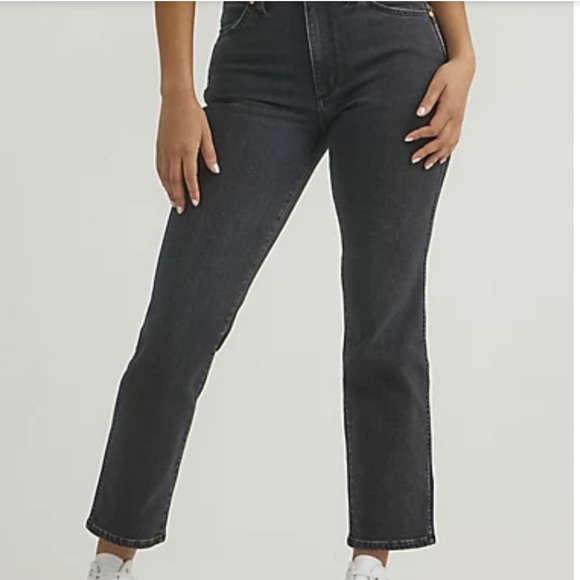 WOMEN'S WILD WEST HIGH RISE STRAIGHT JEAN IN BLACK - Picture 4 of 15